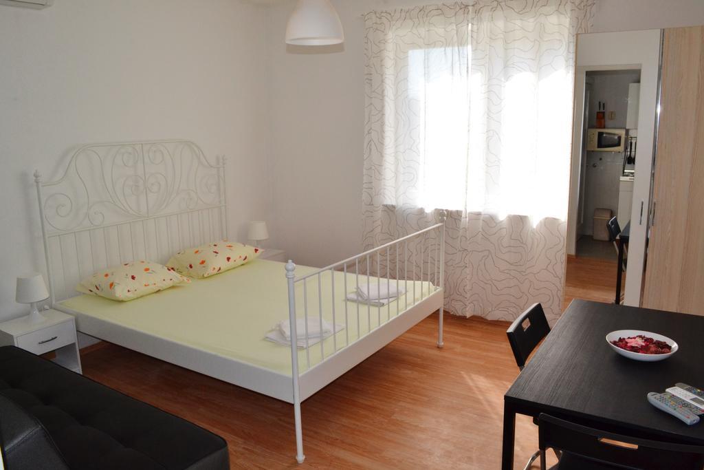 Apartment Vlado Sukošan Exteriér fotografie